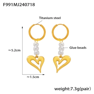 Detailed view of titanium steel heart tassel earrings with dimensions and specifications