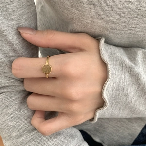 Minimalist S925 sterling silver golden round disc open ring on finger for women