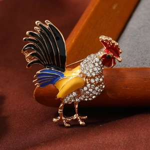 Exquisite vintage enamel rooster brooch with sparkling rhinestones and golden finish