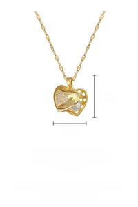 Detail of titanium steel necklace with 40cm+5cm chain and heart-shaped pearl pendant
