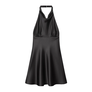 Élégante robe licou noire en satin avec dos nu et une silhouette trapèze fluide
