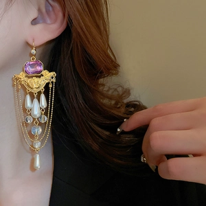 Boucles d'oreilles vintage dorées avec cristal violet, perles élégantes et glands