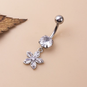 Piercing de nombril en acier argenté avec pendentif fleur et pierres zircons brillants