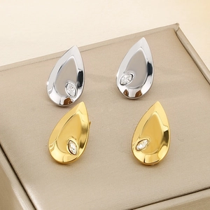 Orecchini a goccia in titanio con pietre marquise in oro e argento lucido