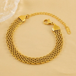 Detail of 18K gold-plated mesh bracelet with lobster clasp and adjustable extension chain
