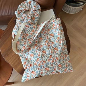 Floral print cotton tote bag and matching scrunchie set for summer daily casual wear