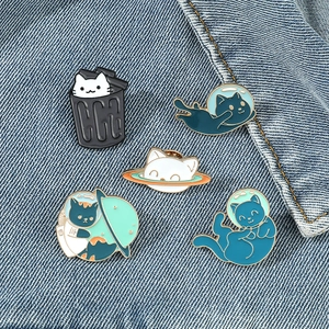 Space Astronaut Cat Enamel Brooch Pin Alloy Metal Cartoon Animal Decorative Badge For Backpack Clothing Accessory