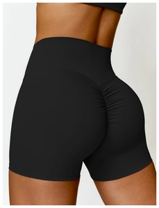 Détail du short de yoga noir taille haute avec effet sculptant fessier pour femme