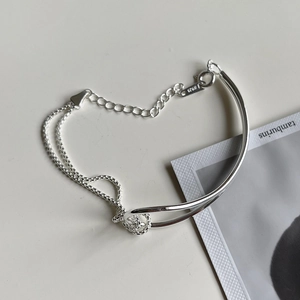 Minimalist S925 sterling silver geometric knot bracelet with adjustable lobster clasp chain