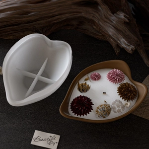 Leaf-shaped resin silicone mold for DIY jewelry tray and scented candle holder