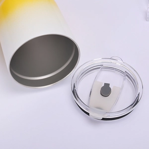 Vue de dessus du gobelet 30oz en acier inoxydable avec dégradé jaune-blanc et couvercle