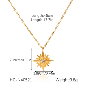 Detailed size chart of hammer textured star pendant necklace in 18K gold plated steel