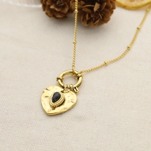 Vintage 18K gold plated heart pendant necklace with black stone and hammered texture