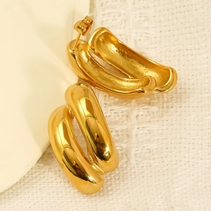 Polished 18k gold plated titanium steel double C-shaped hoop earrings for women