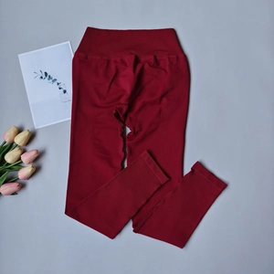 Pantalon de yoga sans couture bordeaux à taille haute avec détails en maille côtelée
