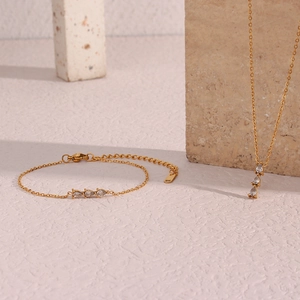 Minimalist 18K gold plated stainless steel jewelry set with three pear-cut zircons