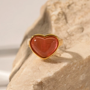 Bague en acier inoxydable plaqué or 18K avec pierre œil de chat rose en forme de cœur