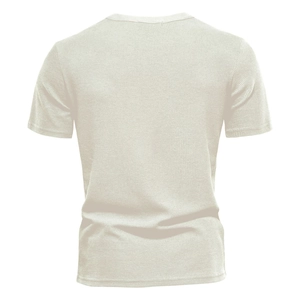 Vista posteriore dettagliata di una t-shirt beige in maglia waffle con tessuto di qualità