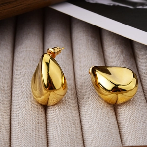 Chic 18K gold teardrop stud earrings with a high-polished metallic mirror finish