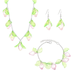 Conjunto de joyas con fresas rosas que incluye collar, pulsera y pendientes con cadena de plata