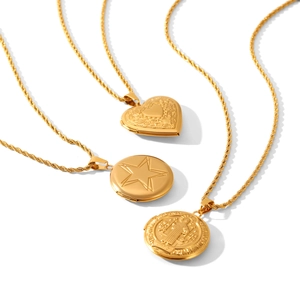 Trois colliers en acier inoxydable doré 18k avec pendentifs médaillon et cœur