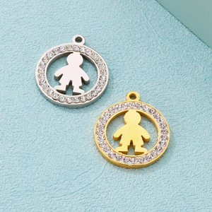 Pendentif garçon en acier inoxydable avec zircons cubiques en finition or et argent