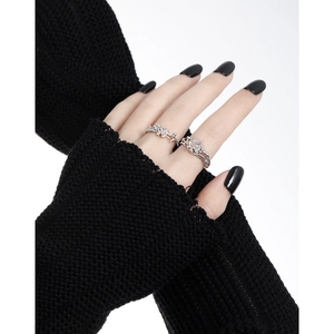S925 sterling silver hollow design rings set with yellow tiger stone on model hand