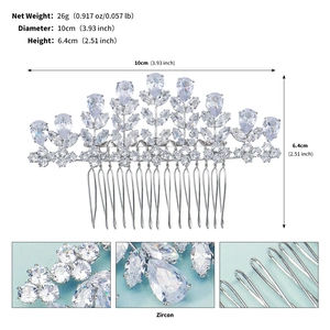 Vue macro du sertissage en zircon et des dents du peigne argenté avec dimensions