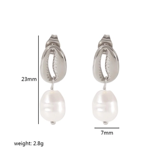 Détails de boucles d'oreilles coquillage en argent avec perles, dimensions 23 mm par 7 mm