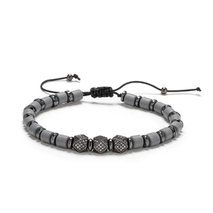 Modisches graues Perlenarmband für Herren mit drei schwarzen Zirkonia-Verzierungselementen