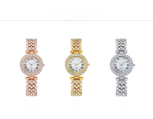Vista detallada de relojes de cuarzo con pedrería en oro rosa, oro y plata