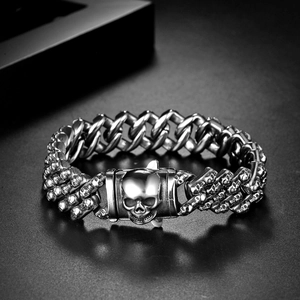 Vintage punk skull link bracelet for men made of high-quality silver stainless steel