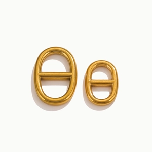 Detailed comparison of large and small golden oval pig nose buckle jewelry connectors