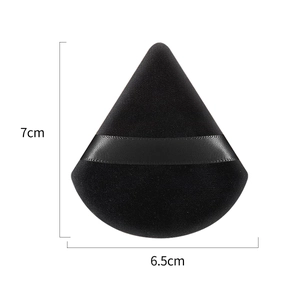 Borla de polvo triangular de terciopelo negro de 7cm con cinta de satén para maquillaje