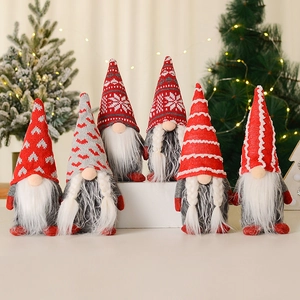 Lot de cinq gnomes de Noël avec chapeaux tricotés et barbes en peluche décoratifs