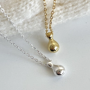 Minimalist S925 sterling silver teardrop pendant necklaces in gold and silver finishes
