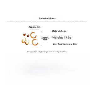Detailed size and weight guide for amber resin C-shaped earrings with silver pins