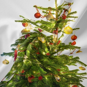 Dettaglio dell'arazzo natalizio che mostra la trama del tessuto e gli ornamenti festivi