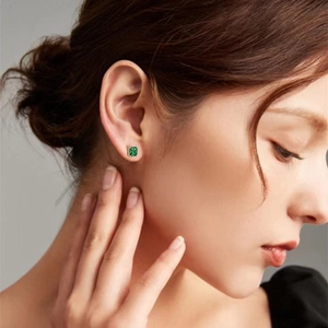 Vintage S925 silver square emerald stud earrings with gold plating for elegant women