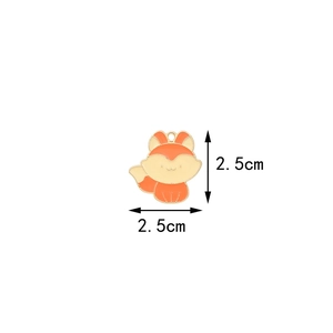 Cartoon fox alloy charm in orange and cream drip oil finish, measuring 2.5cm x 2.5cm