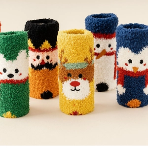 Chaussettes de Noël épaisses en polaire corail avec motifs de renne et pingouin