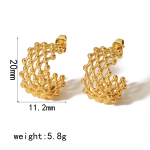 Detail showing dimensions of geometric 18K gold plated C-shape hoop earrings