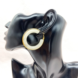 Retro 18K gold stainless steel hoop earrings with white resin inlay for women