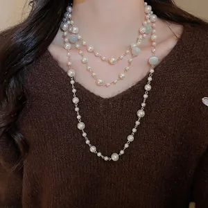 Collier de perles rétro français avec opale et détails dorés pour femmes élégantes