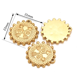 Pendentif Sagittaire rond plaqué or avec double flèche et soleil, taille 22mm x 21mm