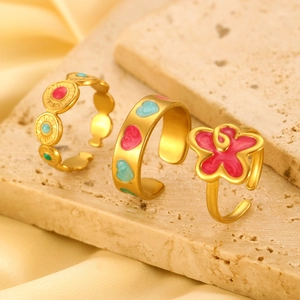 Bague vintage ajustable en acier inoxydable avec émail coloré et motifs floraux