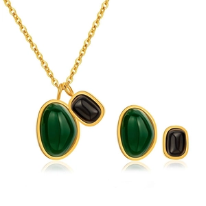 Parure de bijoux dorée 18 carats avec pierres précieuses asymétriques vertes et noires