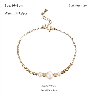 Detail of freshwater pearl bracelet with stainless steel beads and 16+3cm size specs