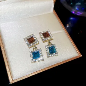 Boucles d'oreilles pendantes carrées style palais avec pierres ambre et bleues