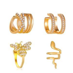 Minimalistisches Ohrklemmen-Set Gold mit Biene, Schlange und Zirkonia Geometrie